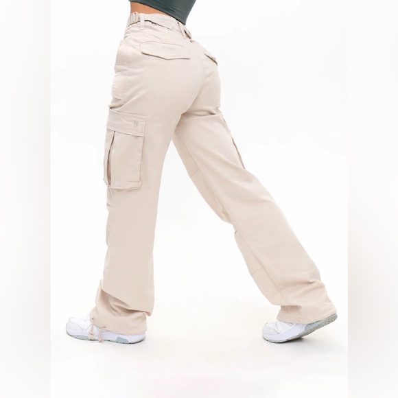 BuffBunny Curvy Stretch Cargo Pants - Picture 2 of 7